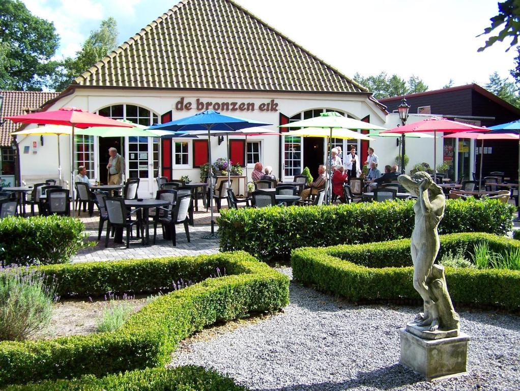 Vakantiepark De Bronzen Eik Sellingen Exterior photo