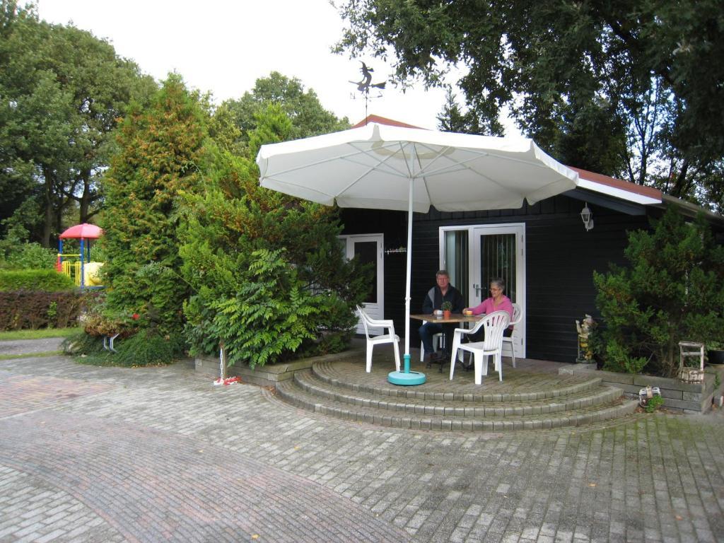 Vakantiepark De Bronzen Eik Sellingen Room photo