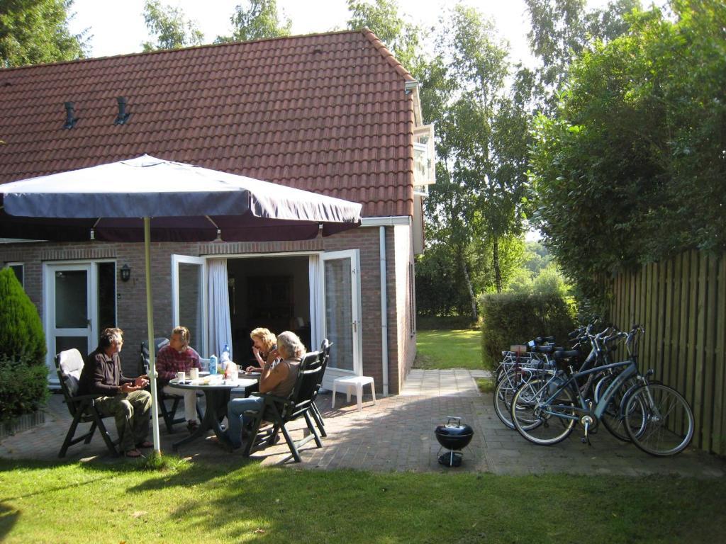 Vakantiepark De Bronzen Eik Sellingen Room photo